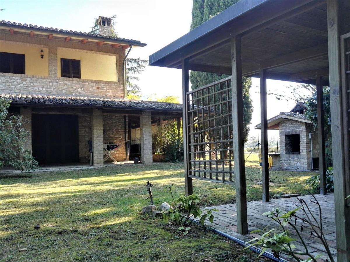 Villa Con Piscina Assisi Esterno foto